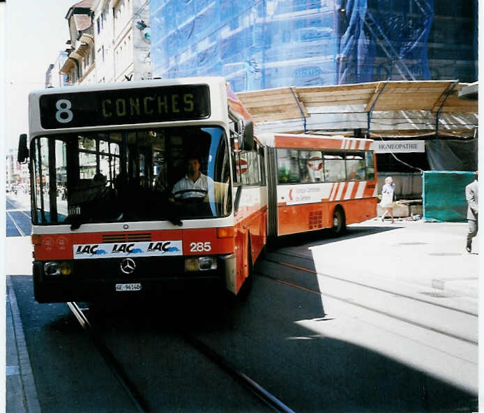 (042'137) - TPG Gen�ve - Nr. 285/GE 96'140 - Mercedes am 19. Juli 2000 in Gen�ve, Rue Croix d'Or