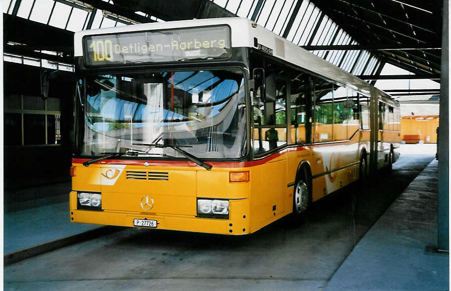 (042'428) - PTT-Regie - P 27'726 - Mercedes am 12. August 2000 in Bern, Postautostation