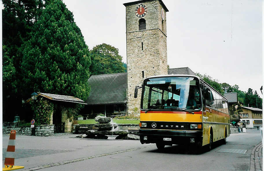 (043'436) - Geiger, Adelboden - Nr. 2/BE 26'853 - Setra (ex In Albon, Visp) am 9. Oktober 2000 in Adelboden, Dorfstrasse