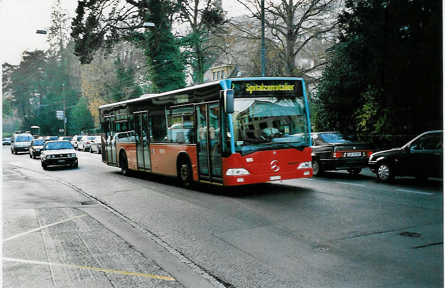 (044'001) - VB Biel - Nr. 125/BE 560'125 - Mercedes am 2. Dezember 2000 in Biel, M�hlebr�cke