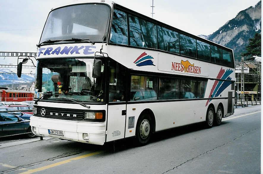 (044'511) - Aus Deutschland: Franke, Hohenahr-Erda - LDK-FG 555 - Setra am 1. Januar 2001 beim Bahnhof Chur