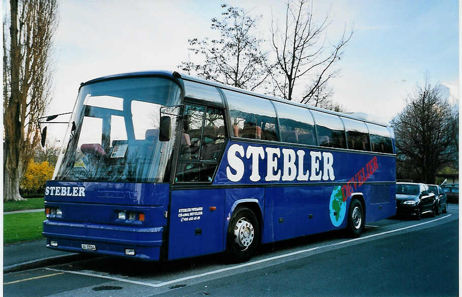 (045'531) - Stebler, Develier - JU 27'244 - Neoplan am 31. M�rz 2001 in Thun, Lachen