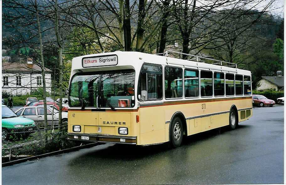 (045'702) - STI Thun - Nr. 47/BE 396'547 - Saurer/R&J am 9. April 2001 bei der Schifflndte Thun