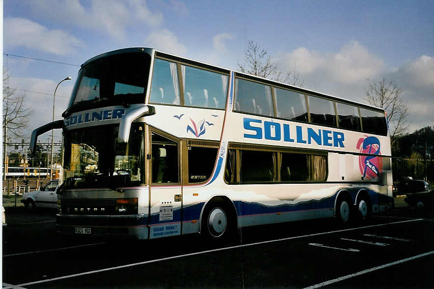 (045'719) - Aus Deutschland: S�llner, Regensburg - R-ES 902 - Setra am 14. April 2001 in Thun, Seestrasse