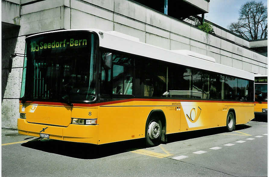 (046'401) - Steiner, Ortschwaben - Nr. 8/BE 136'714 - Volvo/Hess am 28. April 2001 in Aarberg, Post