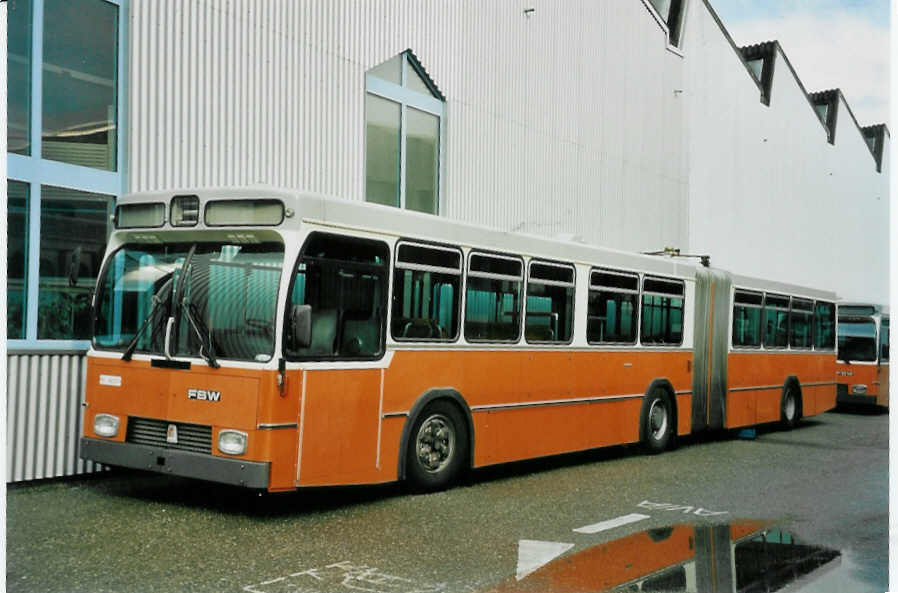 (046'822) - TPG Gen�ve - Nr. 145/GE 96'267 - FBW/R&J am 25. Mai 2001 in Biel, BTR