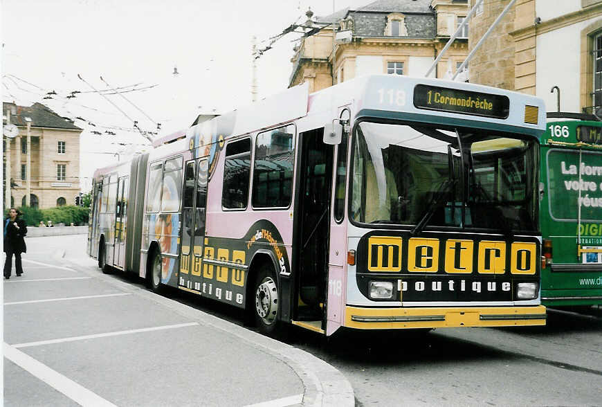 (047'312) - TN Neuchtel - Nr. 118 - NAW/Hess Gelenktrolleybus am 16. Juni 2001 in Neuchtel, Place Pury