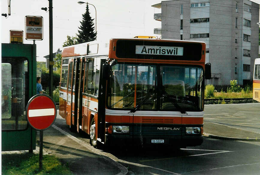 (047'805) - AOT Amriswil - Nr. 2/TG 53'371 - Neoplan am 10. Juli 2001 beim Bahnhof Arbon