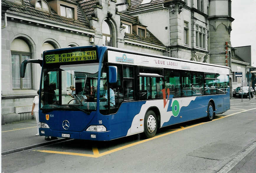 (047'922) - VZO Gr�ningen - Nr. 16/ZH 41'416 - Mercedes am 12. Juli 2001 beim Bahnhof Rapperswil