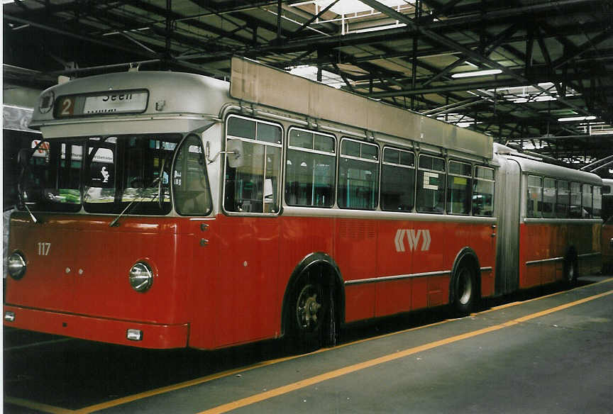 (048'535) - WV Winterthur - Nr. 117 - Berna/SWS-R&J Gelenktrolleybus am 18. juli 2001 in Winterthur, Depot Gr�zefeld