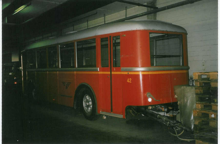 (048'609) - AS Engi - Nr. 42 - Moser/R&J Personenanh�nger (ex AAGG Gossau; ex VW Winterthur Nr. 161) am 18. Juli 2001 in Winterthur, Depot Gr�zefeld
