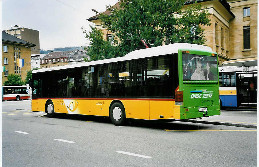 (048'836) - PTT-Regie - P 25'661 - Setra am 6. August 2001 beim Bahnhof La Chaux-de-Fonds