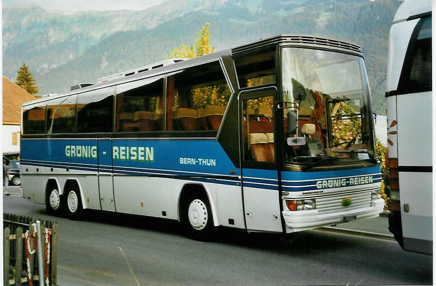 (049'517) - Gr�nig, Bern - BE 246'598 - Dr�gm�ller am 25. August 2001 in Matten, Marktgasse