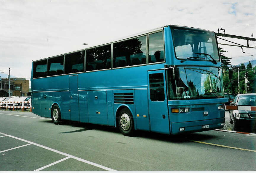 (049'704) - ??? - NE 104'964 - EOS am 12. September 2001 in Thun, CarTerminal