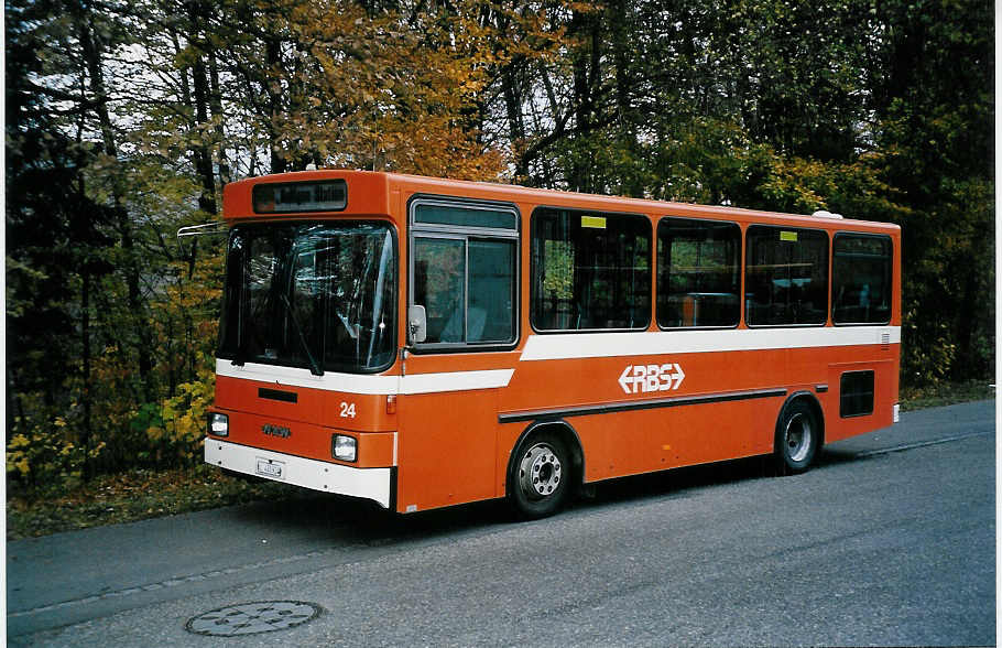 (050'708) - RBS Worblaufen - Nr. 24/BE 436'924 - NAW/Hess am 18. November 2001 in Worblaufen, Garage