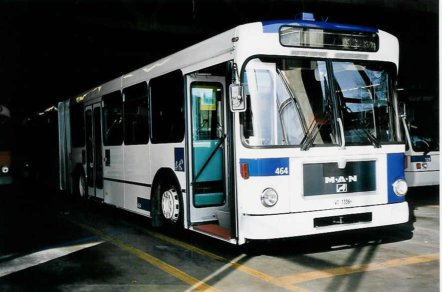 (052'428) - TL Lausanne - Nr. 464/VD 1336 - MAN/Lauber am 17. M�rz 2002 in Lausanne, D�p�t Borde
