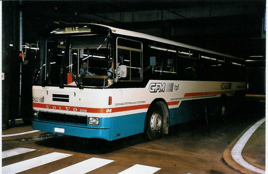 (052'432) - TPF Fribourg - Nr. 96/FR 300'238 - Volvo/Hess (ex GFM Fribourg Nr. 96) am 17. Mrz 2002 in Fribourg, Busbahnhof