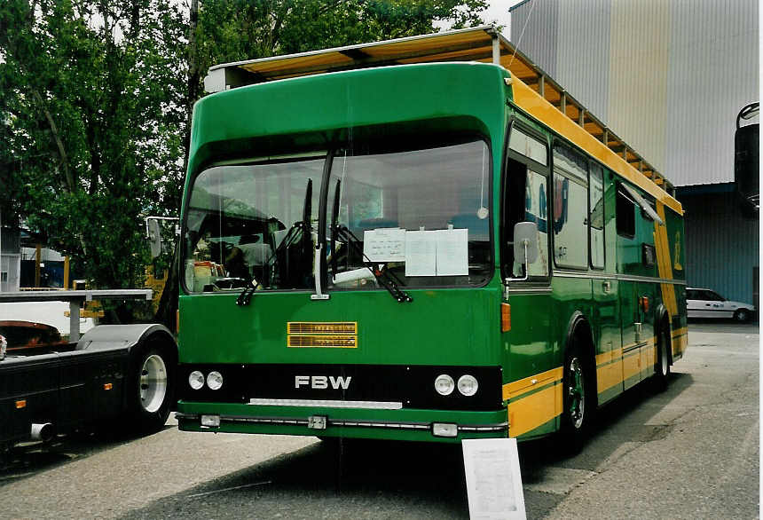 (053'804) - R�llin, Hirzel - FBW (ex ABM Meinisberg) am 15. Juni 2002 in Hinwil, AMP