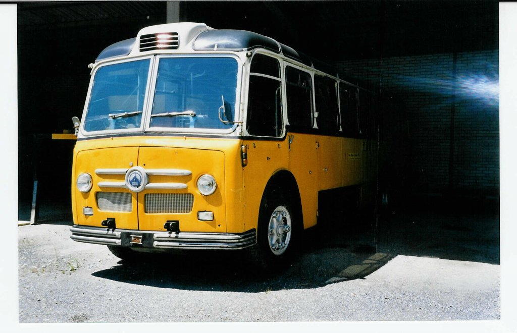 (055'032) - Oldie-Tours Z�risee, Wollerau - Nr. 24 - Saurer/Saurer (ex P 24'107) am 27. Juli 2002 in N�fels