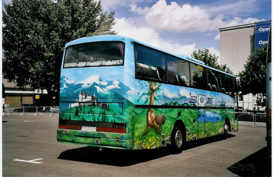 (055'304) - Jean-Louis, F�tigny - FR 300'464 - Volvo am 5. August 2002 in Biel, Terminal B