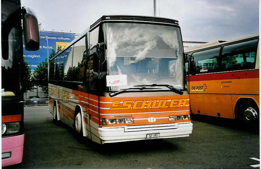 (055'831) - Schuler, Feusisberg - SZ 193 - Drgmller am 31. August 2002 in Biel, Terminal B