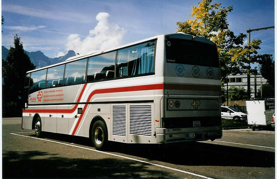 (055'929) - H�fliger, Sursee - Nr. 73/LU 15'540 - Volvo/Berkhof am 8. September 2002 in Thun, Seestrasse