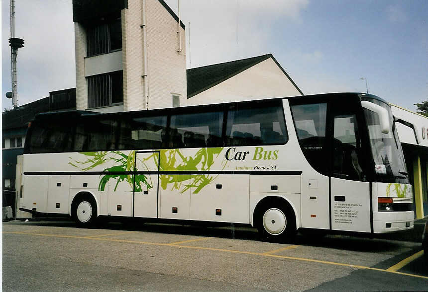 (056'133) - ABl Biasca - Nr. 15/TI 137'589 - Setra am 29. September 2002 in Murten, Hotel Elch