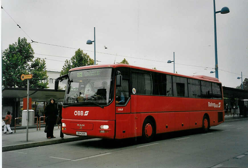 (056'818) - BB - BB 2695 - MAN am 10. Oktober 2002 in Wien, Floridsdorf