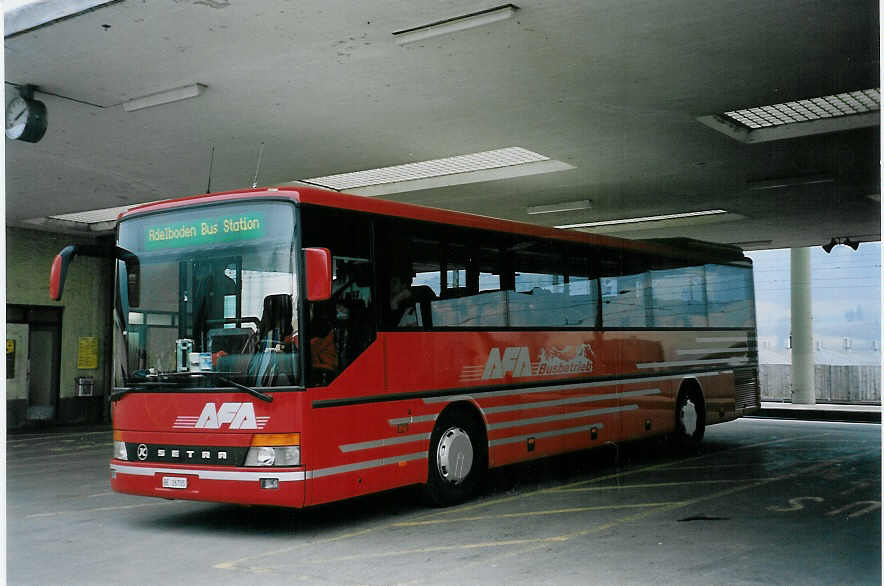 (057'617) - AFA Adelboden - Nr. 5/BE 26'705 - Setra am 9. Dezember 2002 beim Bahnhof Frutigen