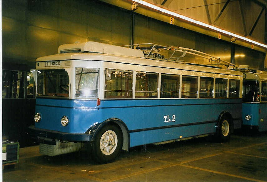 (058'403) - TL Lausanne (R�trobus) - Nr. 2 - FBW/Eggli Trolleybus (ex Nr. 3) am 1. Januar 2003 in Lausanne, D�p�t Borde
