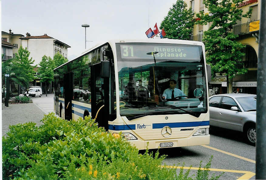 (060'322) - FART Locarno - Nr. 24/TI 312'424 - Mercedes am 26. Mai 2003 beim Bahnhof Locarno