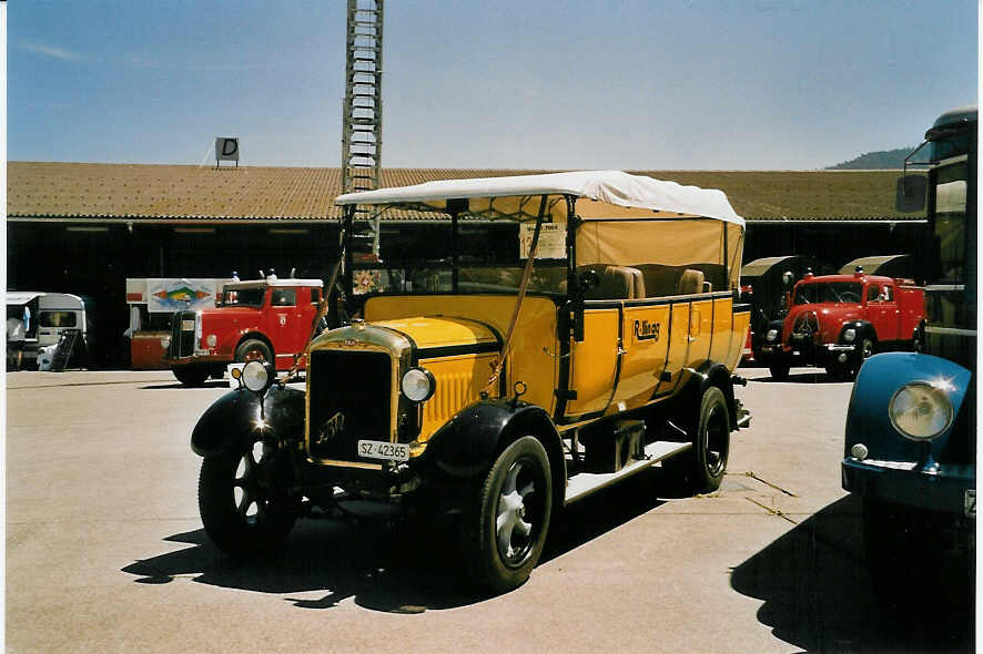 (060'906) - R�llin, Hirzel - SZ 42'365 - FBW/Seitz-Hess (ex P 2881/1529) am 21. Juni 2003 in Hinwil, AMP