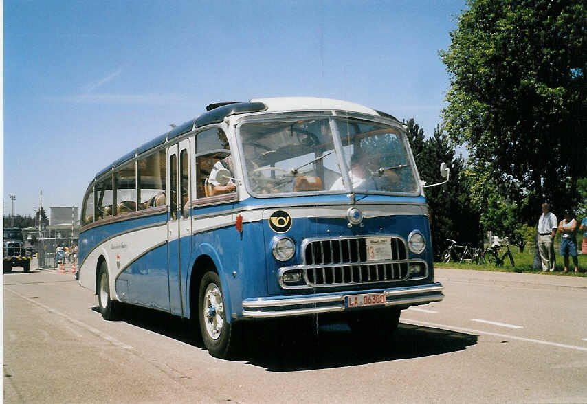 (061'002) - Aus Deutschland: Radlmeier, Ergoldsbach - LA-06'300 - Saurer/R&J (ex Schmid, D�llikon; ex Libero Bau, Fehraltdorf; ex Privat; ex Altherr, Nesslau; ex AWA Amden Nr. 8) am 21. Juni 2003 in Hinwil, AMP