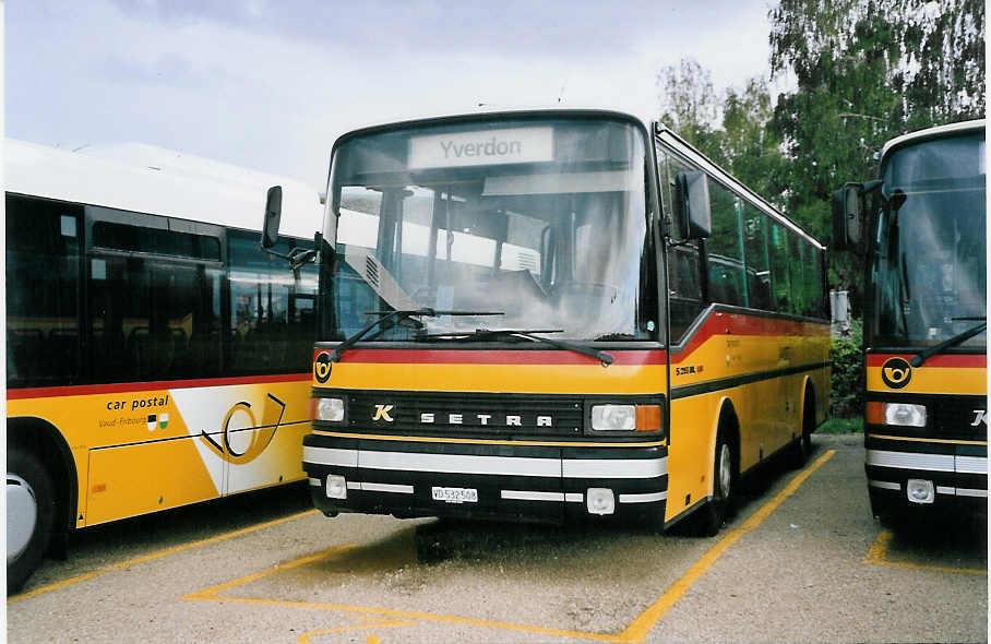 (062'804) - CarPostal Vaud-Fribourg - VD 532'508 - Setra (ex P 25'028) am 30. August 2003 in Yverdon, Garage