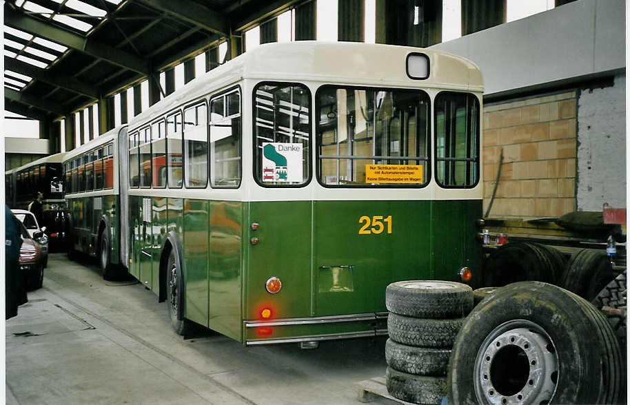 (063'319) - SVB Bern (TVB) - Nr. 251 - FBW/SWS-R&J am 7. September 2003 in Oberburg, Ziegelgut