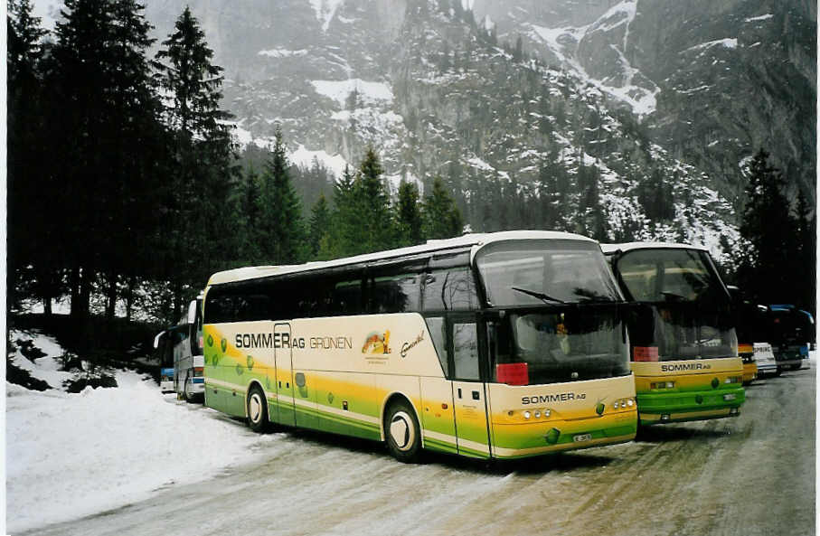 (065'317) - Sommer, Gr�nen - BE 26'938 - Neoplan am 7. Februar 2004 in Adelboden, Unter dem Birg