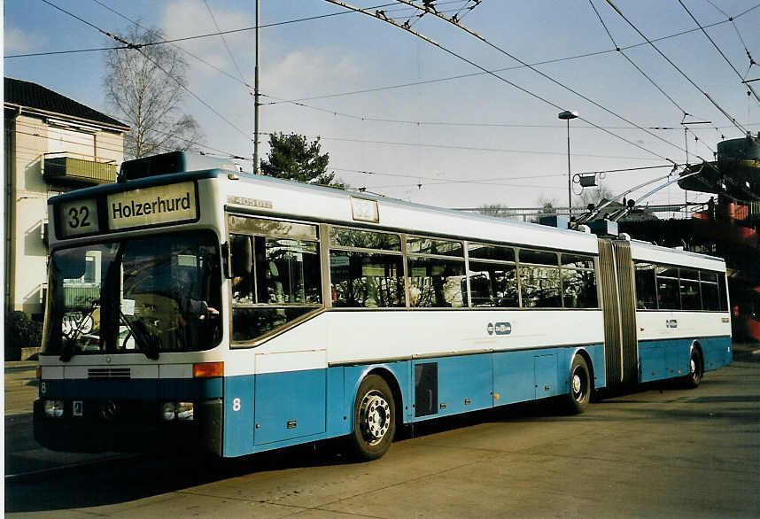 (065'617) - VBZ Z�rich - Nr. 8 - Mercedes Gelenktrolleybus am 16. Februar 2004 in Z�rich, Bucheggplatz