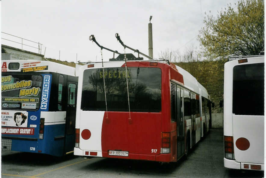 (066'125) - TPF Fribourg - Nr. 517/FR 300'397 - MAN/Hess Gelenkduobus am 21. M�rz 2004 in Fribourg, Garage