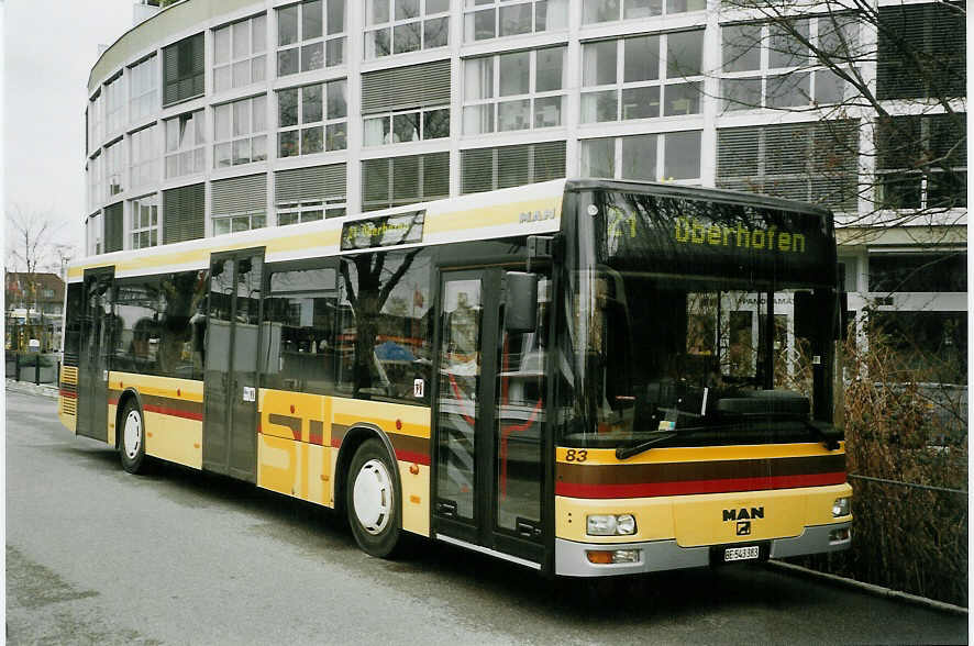 (066'325) - STI Thun - Nr. 83/BE 543'383 - MAN am 25. Mrz 2004 bei der Schifflndte Thun