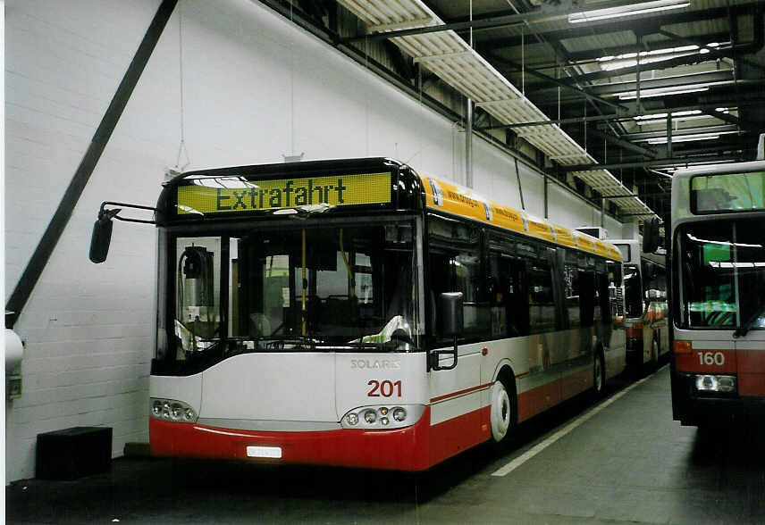 (067'104) - WV Winterthur - Nr. 201/ZH 719'201 - Solaris am 24. April 2004 in Winterthur, Depot Grzefeld