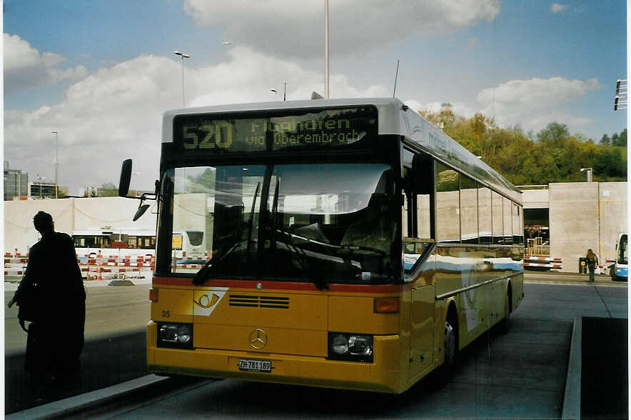 (067'218) - PostAuto Z�rich - Nr. 35/ZH 781'189 - Mercedes (ex P 25'513) am 24. April 2004 in Z�rich, Flughafen