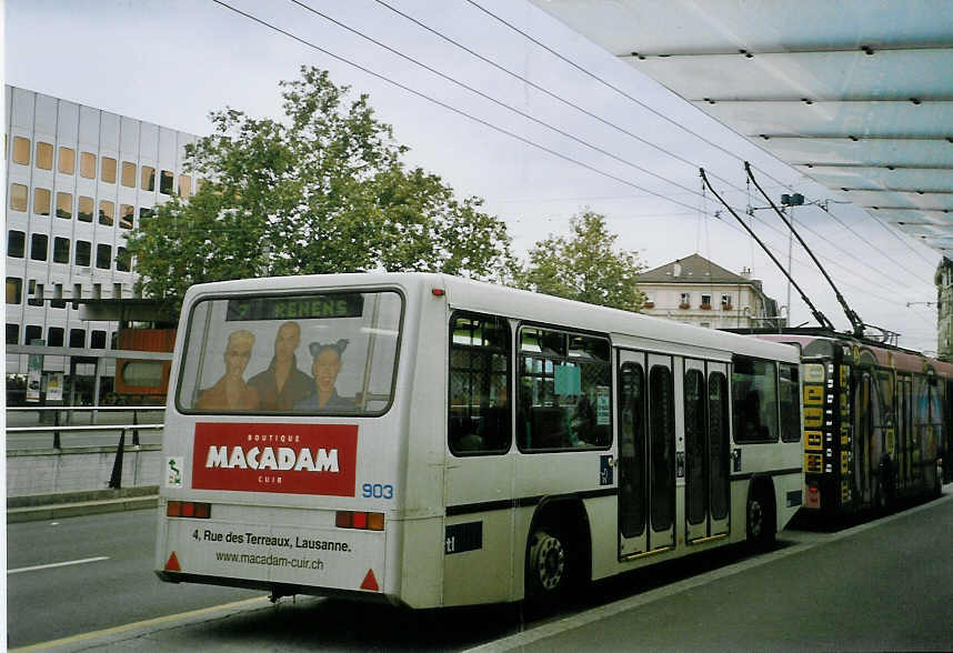 (069'132) - TL Lausanne - Nr. 903 - Lanz+Marti/Hess Personenanhnger am 8. Juli 2004 in Lausanne, Chauderon