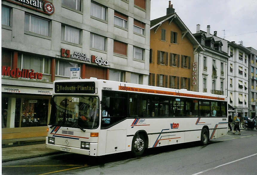 (069'212) - TPN Nyon - VD 1169 - Mercedes am 8. Juli 2004 beim Bahnhof Nyon