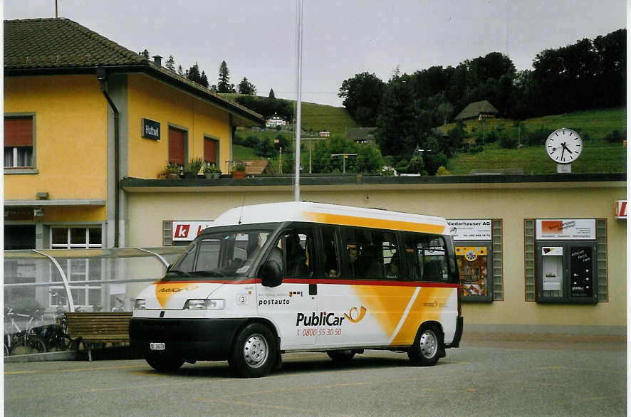(069'420) - Sch�rch, Gutenburg - Nr. 3/BE 34'378 - Fiat am 12. Juli 2004 beim Bahnhof Huttwil