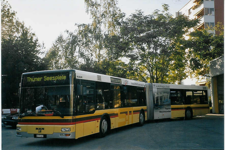 (069'933) - STI Thun - Nr. 87/BE 572'087 - MAN am 18. August 2004 in Thun, Garage