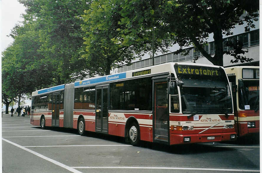 (070'216) - ARAG Ruswil - Nr. 16/LU 15'591 - Volvo/Berkhof am 21. August 2004 in Luzern, Inseli-P