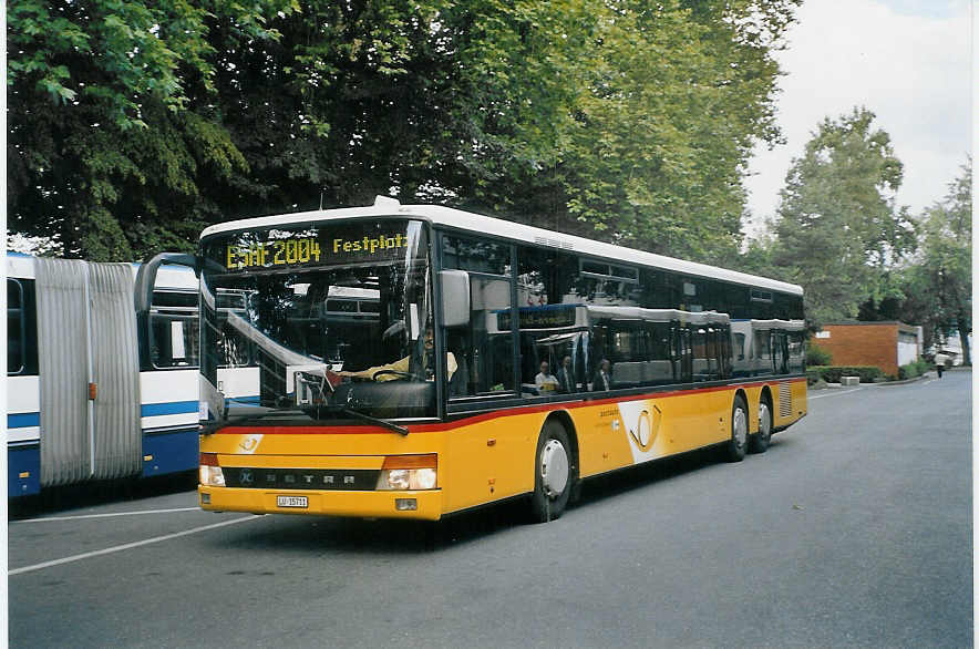 (070'320) - Bucheli, Kriens - Nr. 27/LU 15'711 - Setra am 21. August 2004 in Luzern, Inseli-P