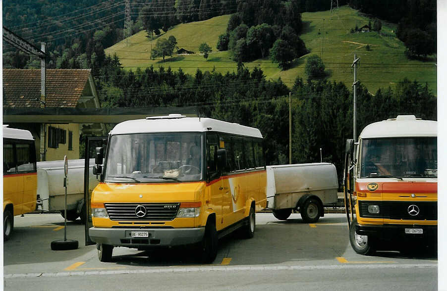 (071'135) - Portenier, Adelboden - Nr. 7/BE 90'275 - Mercedes/Kusters am 19. September 2004 beim Bahnhof Reichenbach