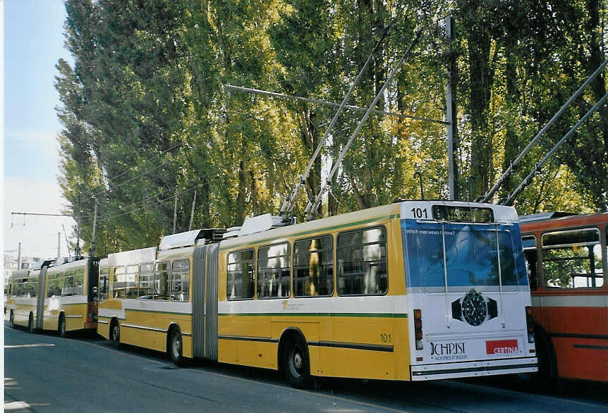 (071'324) - TN Neuch�tel - Nr. 101 - NAW/Hess Gelenktrolleybus am 3. Oktober 2004 in Neuch�tel, D�p�t