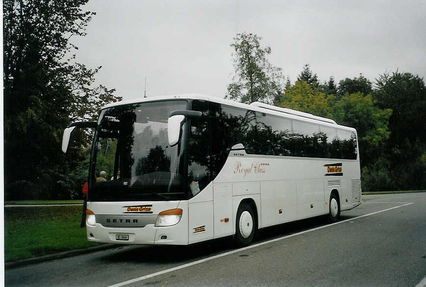 (071'908) - Grize, Avenches - Nr. 10/VD 3646 - Setra am 9. Oktober 2004 in M�genwil, Rastst�tte